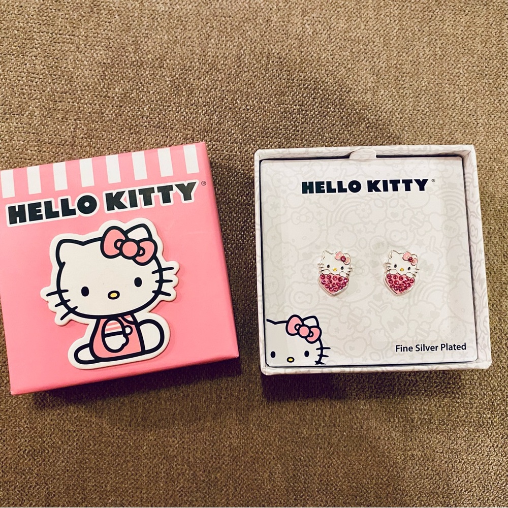 New in Box Hello Kitty Fine Silver Plated Stud Earrings with Pink Heart